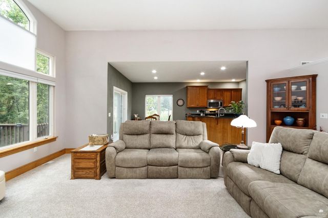 4320 Rebecca Lane, Wamego, KS 66547