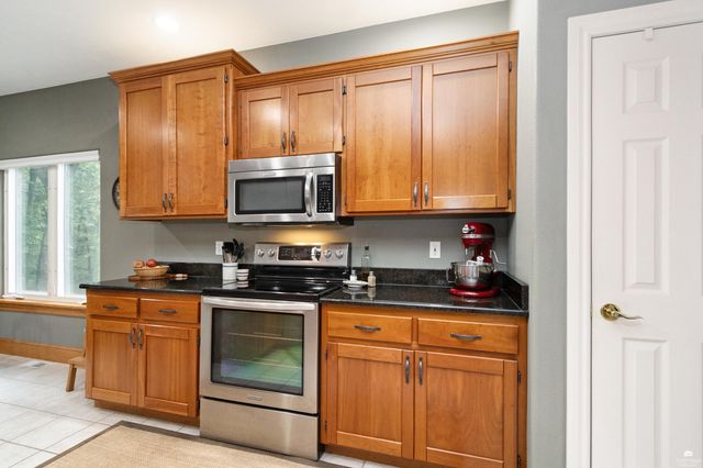 4320 Rebecca Lane, Wamego, KS 66547