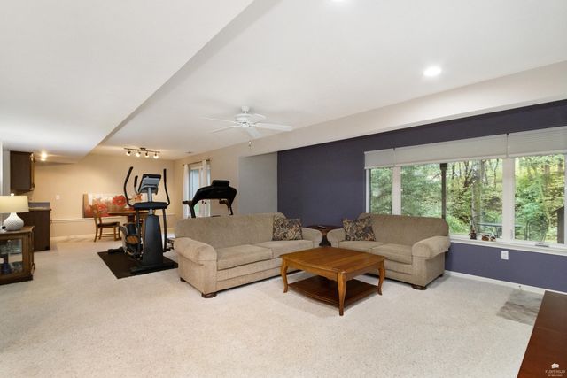 4320 Rebecca Lane, Wamego, KS 66547