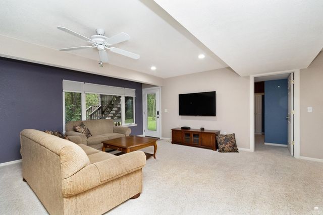 4320 Rebecca Lane, Wamego, KS 66547