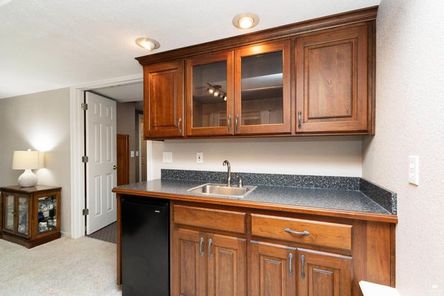 4320 Rebecca Lane, Wamego, KS 66547