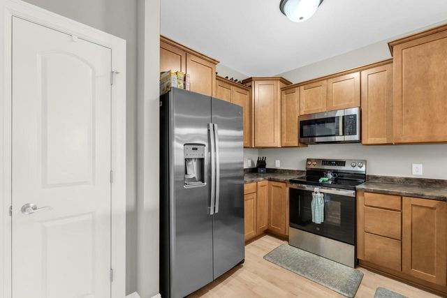 2515 Colonial Woods DRIVE, Oak Creek, WI 53154