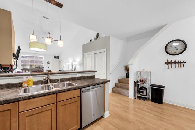 2515 Colonial Woods DRIVE, Oak Creek, WI 53154