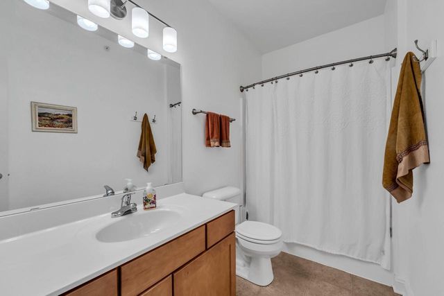 2515 Colonial Woods DRIVE, Oak Creek, WI 53154
