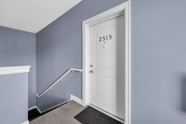 2515 Colonial Woods DRIVE, Oak Creek, WI 53154