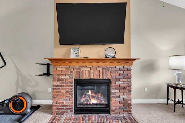 2515 Colonial Woods DRIVE, Oak Creek, WI 53154