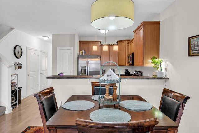 2515 Colonial Woods DRIVE, Oak Creek, WI 53154