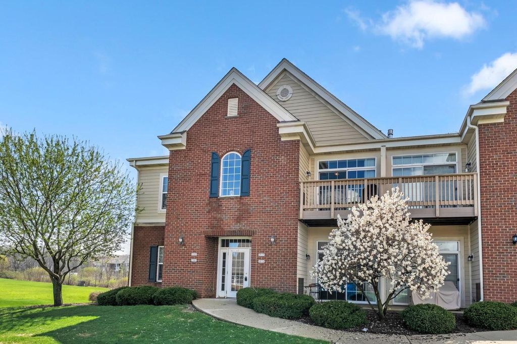 2515 Colonial Woods DRIVE, Oak Creek, WI 53154