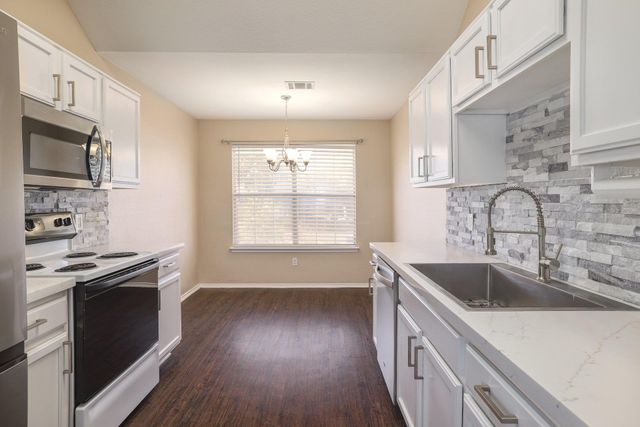 1019 Leeds Castle WALK, Georgetown, TX 78626