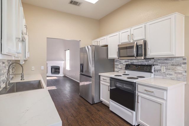 1019 Leeds Castle WALK, Georgetown, TX 78626