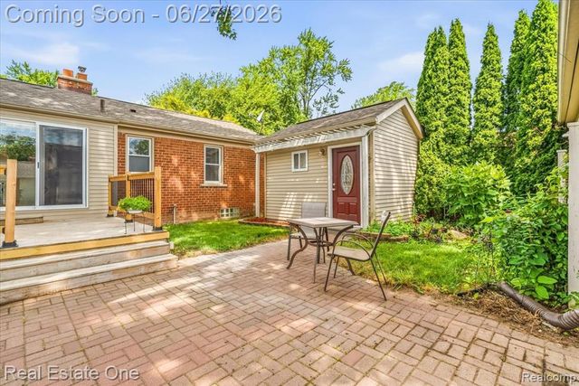 9900 Brookfield Street, Livonia, MI 48150