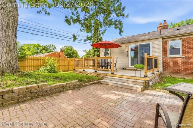 9900 Brookfield Street, Livonia, MI 48150