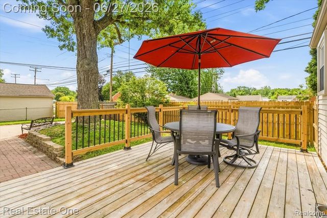 9900 Brookfield Street, Livonia, MI 48150