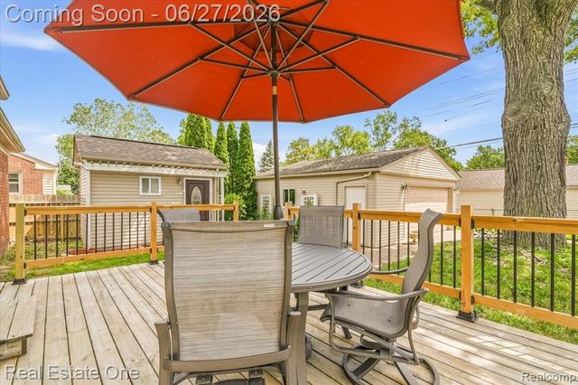 9900 Brookfield Street, Livonia, MI 48150