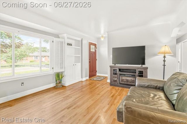 9900 Brookfield Street, Livonia, MI 48150