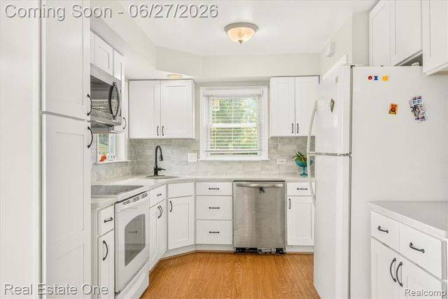 9900 Brookfield Street, Livonia, MI 48150