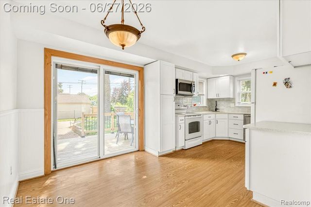 9900 Brookfield Street, Livonia, MI 48150