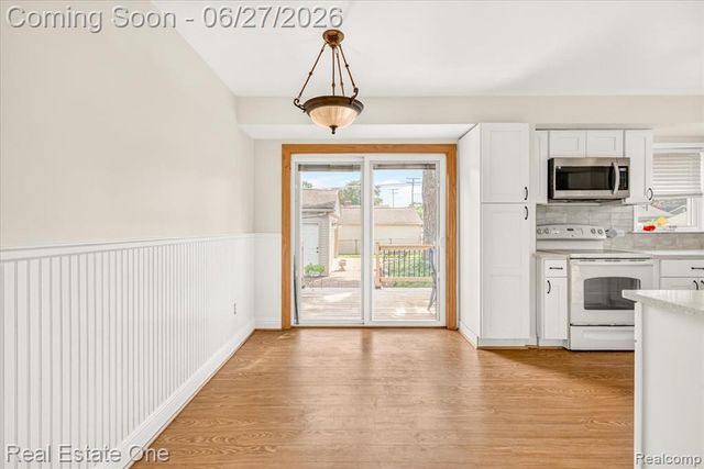 9900 Brookfield Street, Livonia, MI 48150