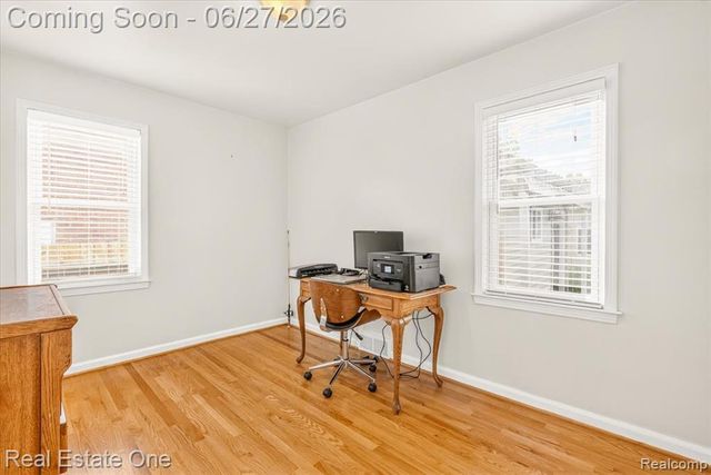 9900 Brookfield Street, Livonia, MI 48150