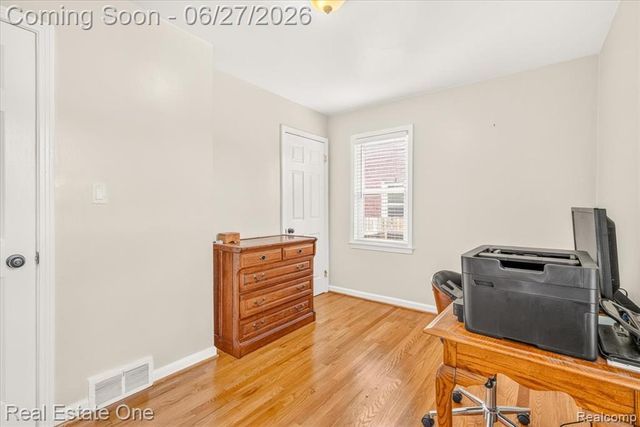 9900 Brookfield Street, Livonia, MI 48150