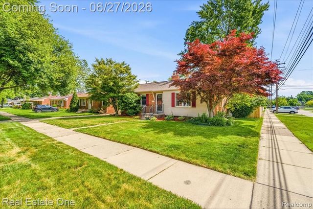 9900 Brookfield Street, Livonia, MI 48150