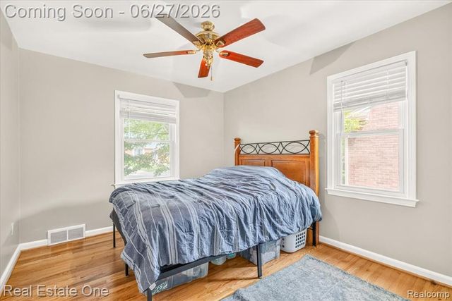 9900 Brookfield Street, Livonia, MI 48150