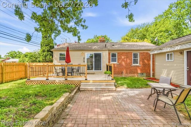 9900 Brookfield Street, Livonia, MI 48150