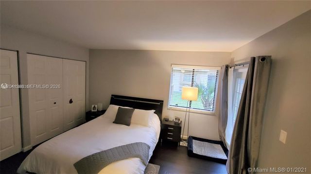 40 Wimbledon Lake Dr 216, Plantation, FL 33324