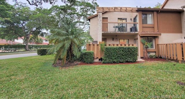 40 Wimbledon Lake Dr 216, Plantation, FL 33324