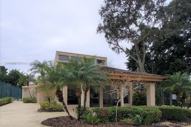 40 Wimbledon Lake Dr 216, Plantation, FL 33324