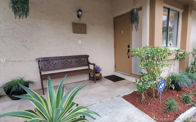 40 Wimbledon Lake Dr 216, Plantation, FL 33324
