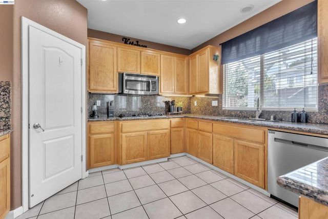 2076 Catalpa Way, Antioch, CA 94509