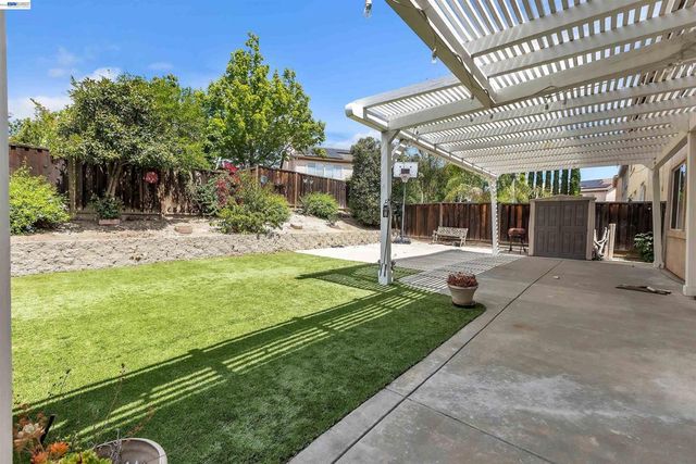 2076 Catalpa Way, Antioch, CA 94509