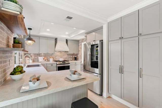 6430 LA VANCO CT, Carlsbad, CA 92009