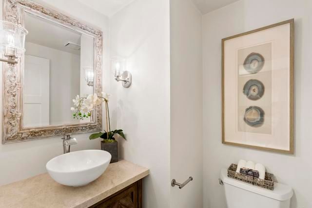 6430 LA VANCO CT, Carlsbad, CA 92009