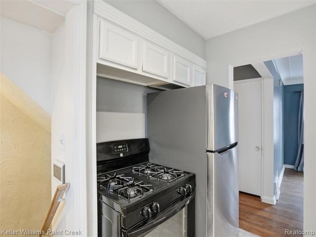 19276 Dalby, Redford, MI 48240