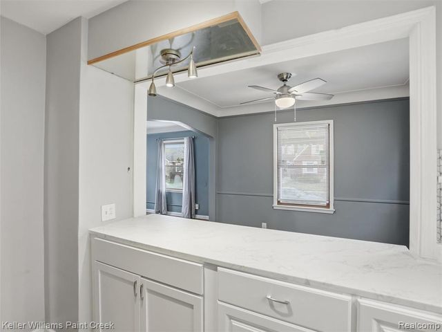 19276 Dalby, Redford, MI 48240