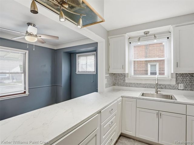 19276 Dalby, Redford, MI 48240