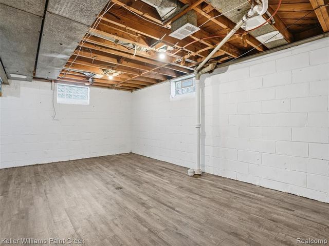 19276 Dalby, Redford, MI 48240