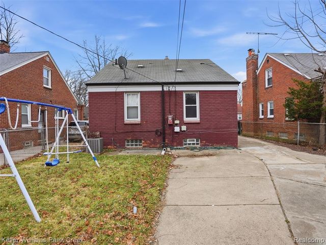 19276 Dalby, Redford, MI 48240