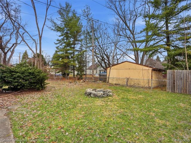 19276 Dalby, Redford, MI 48240