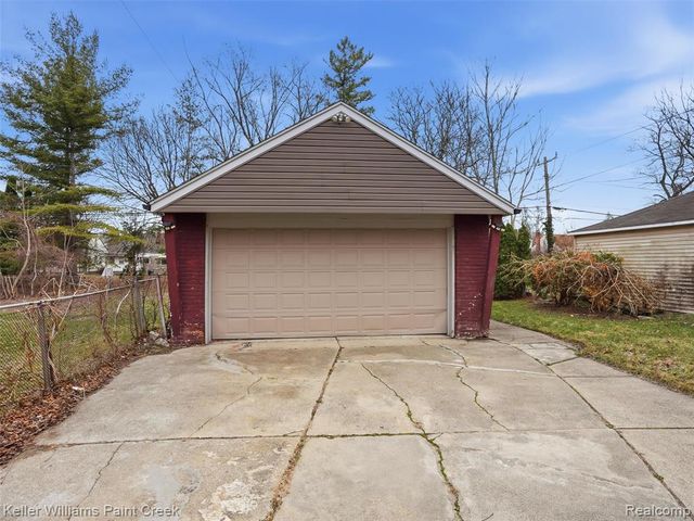 19276 Dalby, Redford, MI 48240