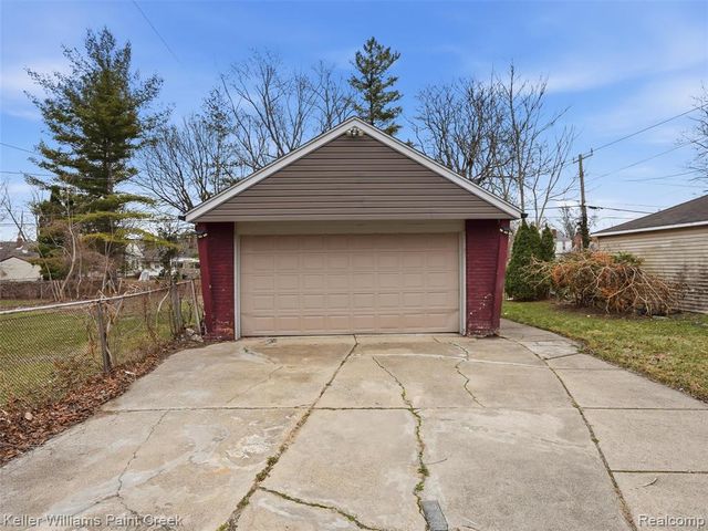 19276 Dalby, Redford, MI 48240