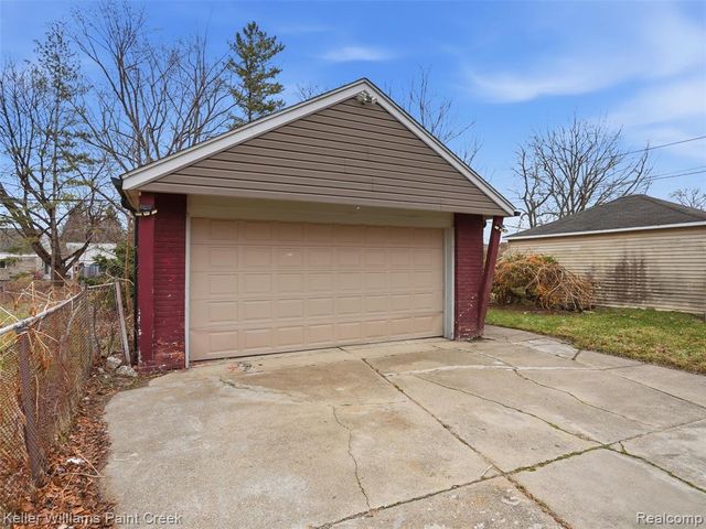 19276 Dalby, Redford, MI 48240