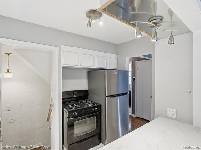 19276 Dalby, Redford, MI 48240