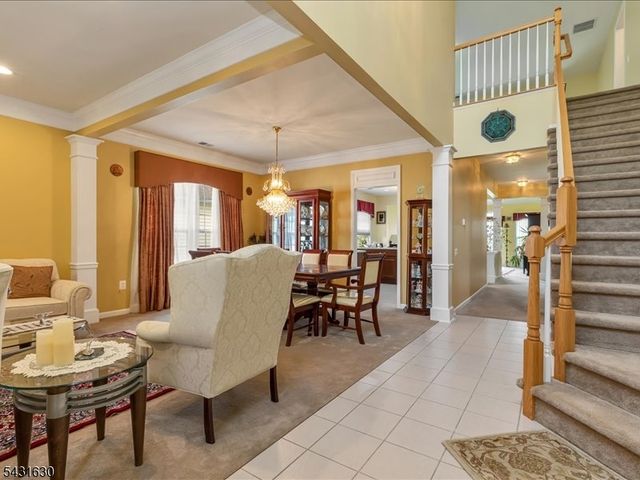 515 Crossfields Ln, Franklin Twp., NJ 08873