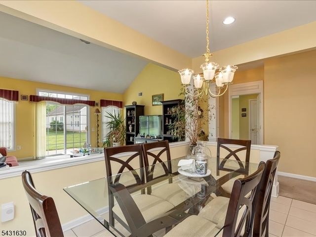 515 Crossfields Ln, Franklin Twp., NJ 08873