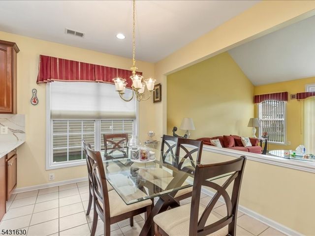 515 Crossfields Ln, Franklin Twp., NJ 08873