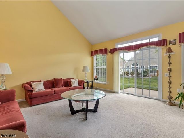515 Crossfields Ln, Franklin Twp., NJ 08873