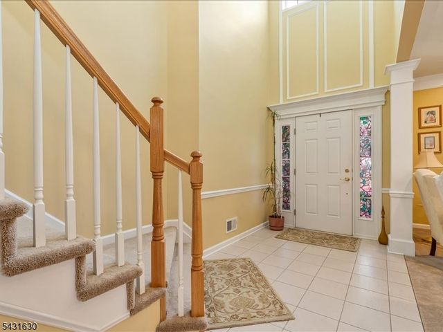 515 Crossfields Ln, Franklin Twp., NJ 08873